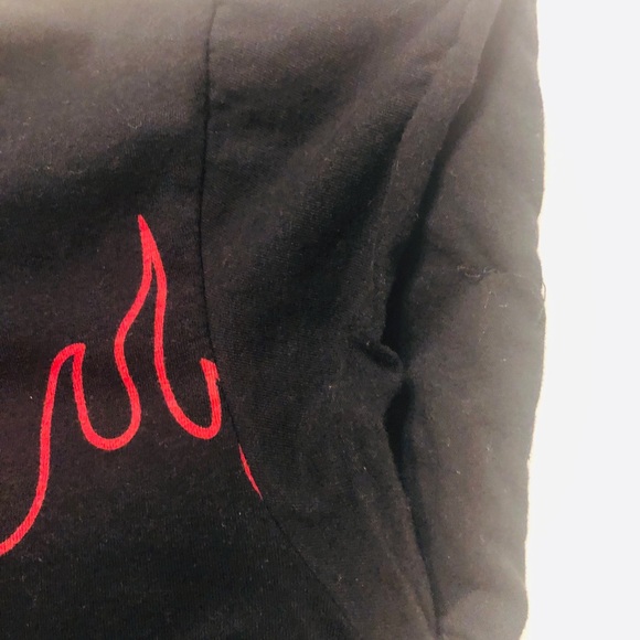 Forever 21 crop top in black with red 🔥 - Picture 6 of 7